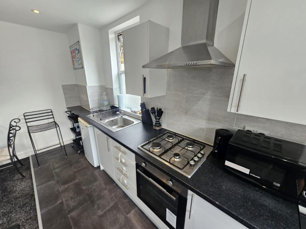 Double Bedrooms In Spacious And Modern Quarto em Acomodações Particulares *